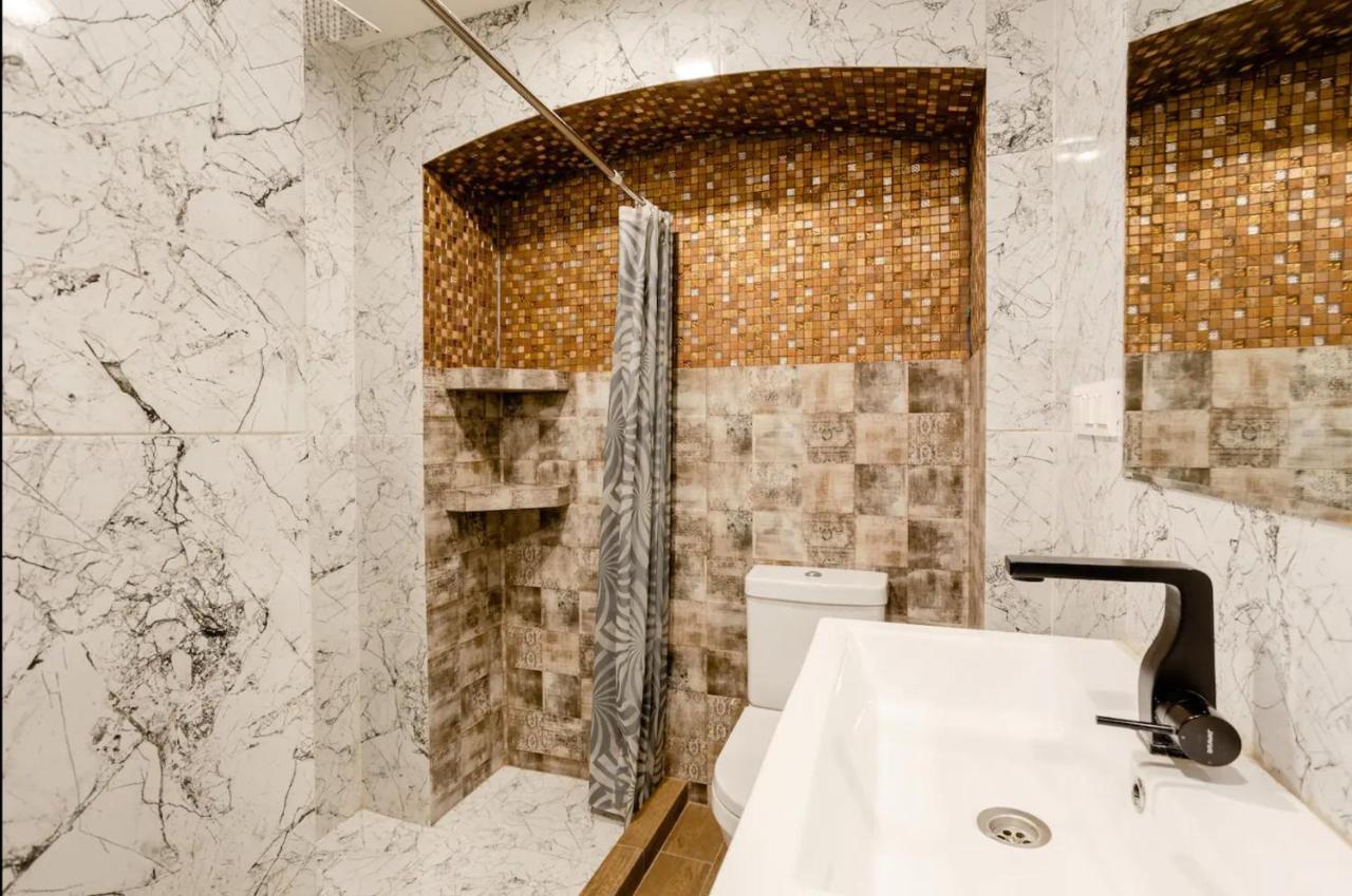 Lovely Dulcet Loft In Center Of Rustaveli Tbilisi Luaran gambar