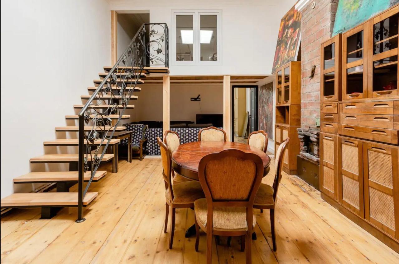 Lovely Dulcet Loft In Center Of Rustaveli Tbilisi Luaran gambar