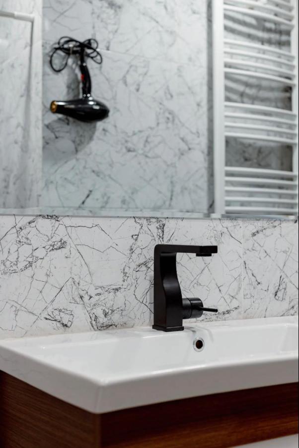 Lovely Dulcet Loft In Center Of Rustaveli Tbilisi Luaran gambar